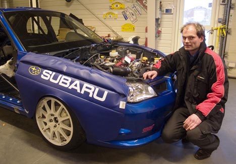 Max Christensen har sammen med rallyteamets servicefolk opbygget en flot rallybil helt fra bunden af.